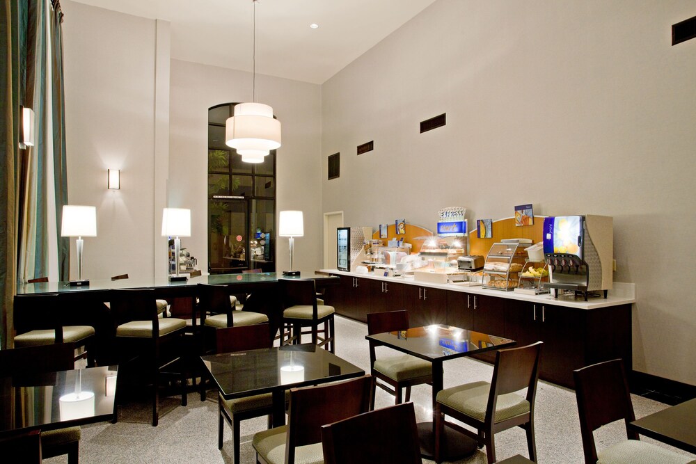 Food Court