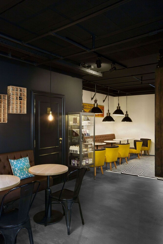 Hotel Bar