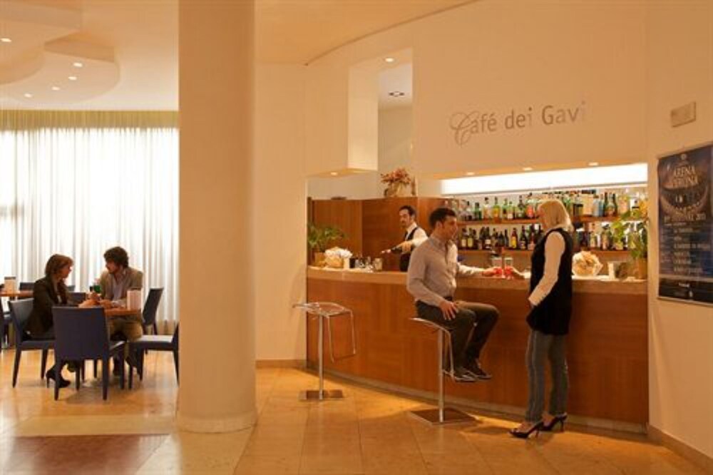 Hotel Bar