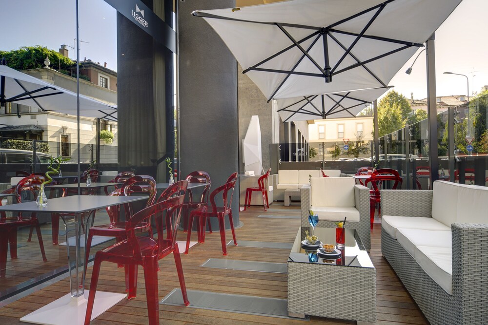 Hotel Bar