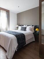 Business Double Room, 1 Queen Bed, Non Smoking