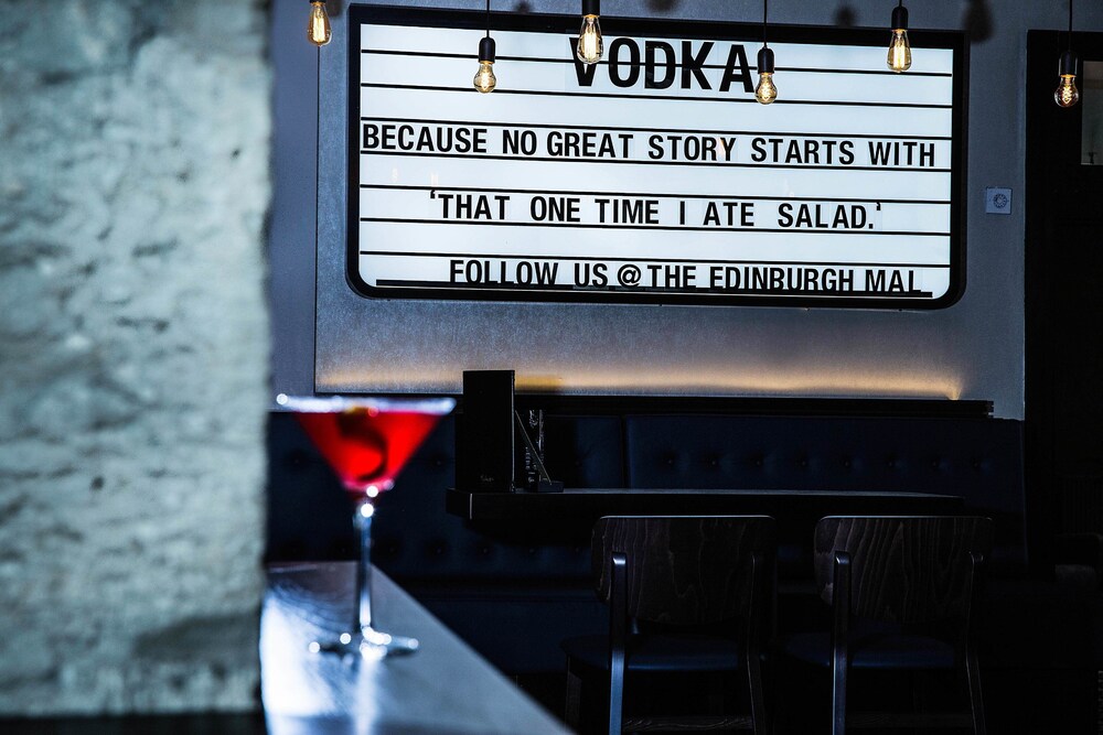 Hotel Bar