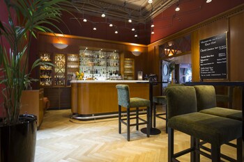 Hotel Lounge