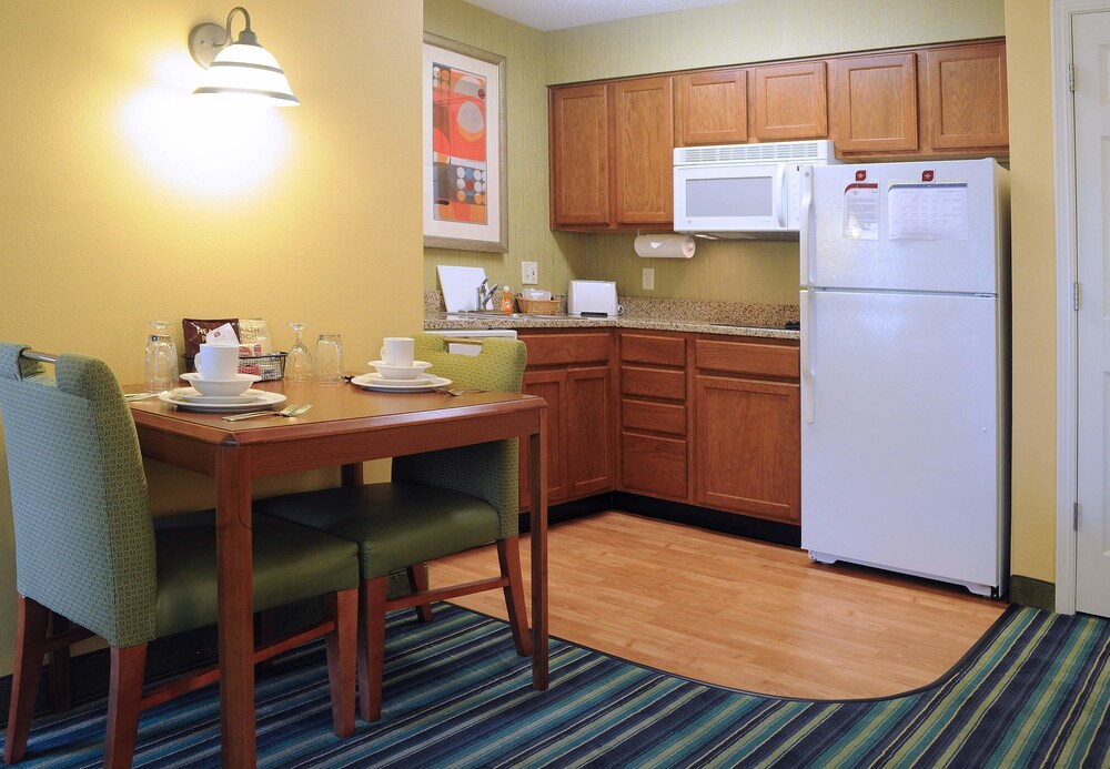 Studio, 1 King Bed - In-Room Kitchen