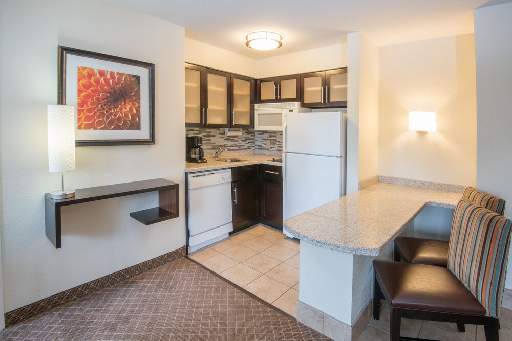 Suite, 2 Double Beds, Non Smoking, Kitchen - In-Room Kitchenette