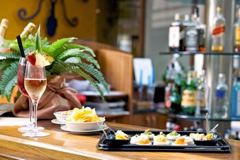 Hotel Bar