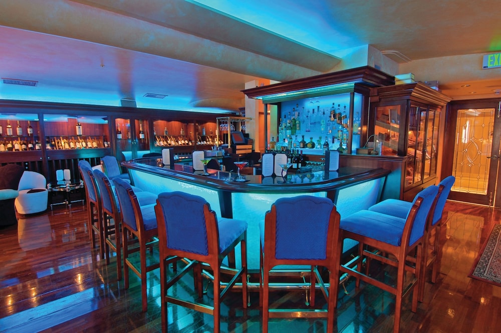 Hotel Lounge