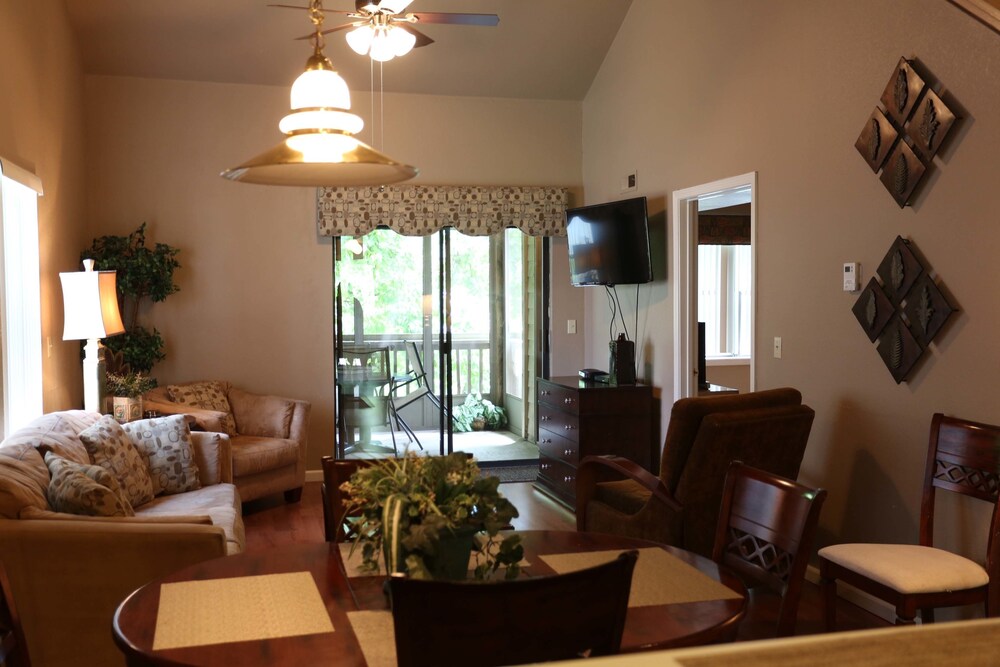Luxury Condo, 3 Bedrooms (3 Bath) - Living Room