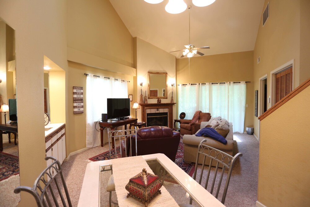 Luxury Condo, 3 Bedrooms (3 Bath) - Living Area