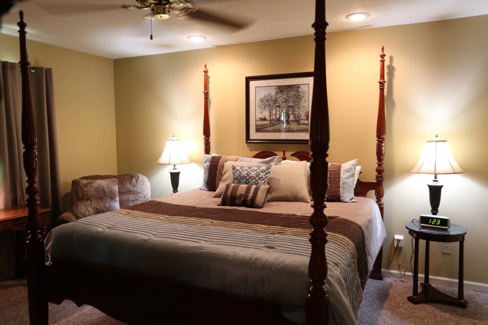 Luxury Condo, 3 Bedrooms (3 Bath) - Guestroom