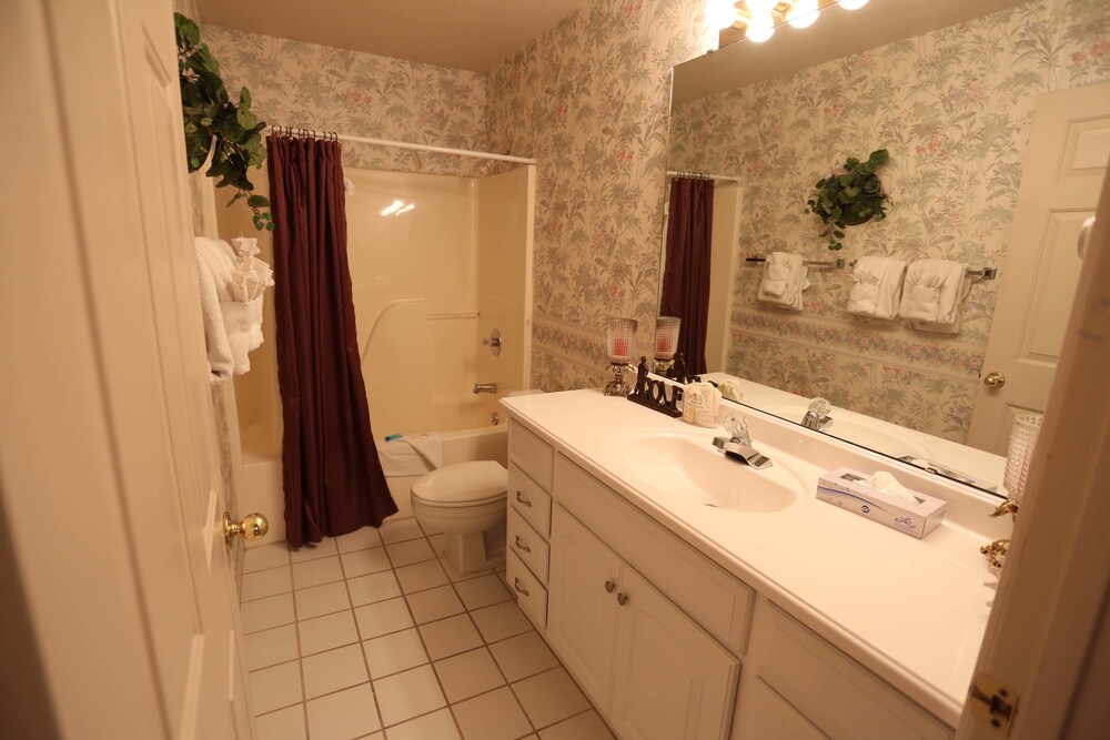 Deluxe Condo, 2 Bedrooms, 2 Bathrooms - Bathroom