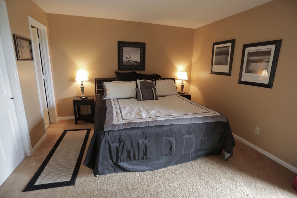 Luxury Condo, 2 Bedrooms - Guestroom