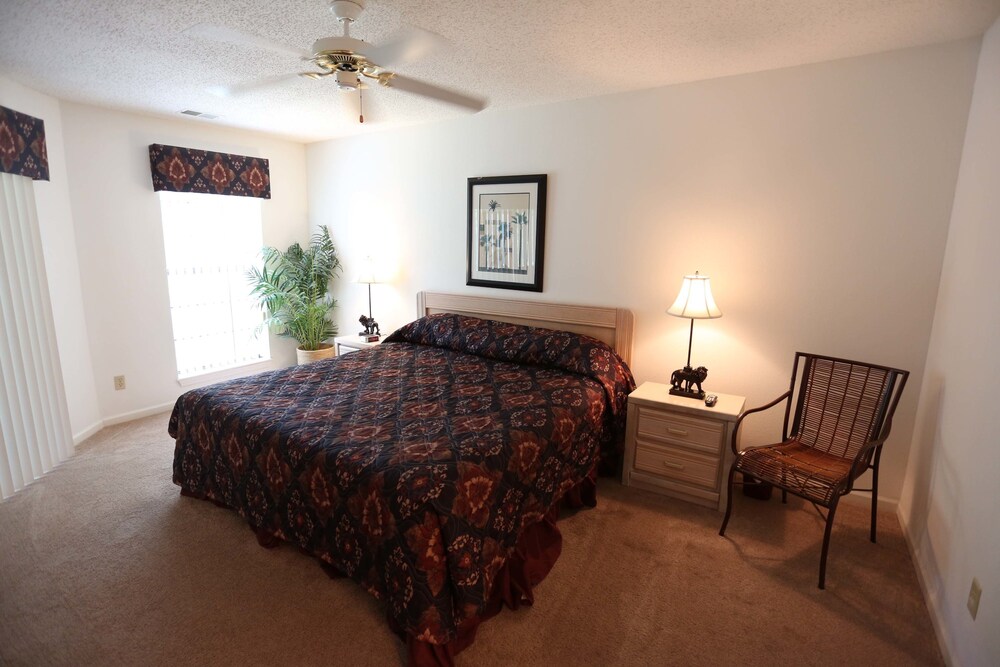 Luxury Condo, 2 Bedrooms - Guestroom