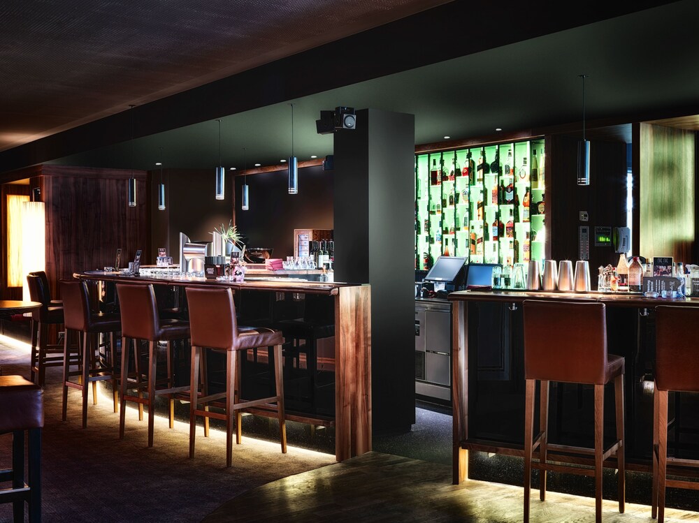 Hotel Bar