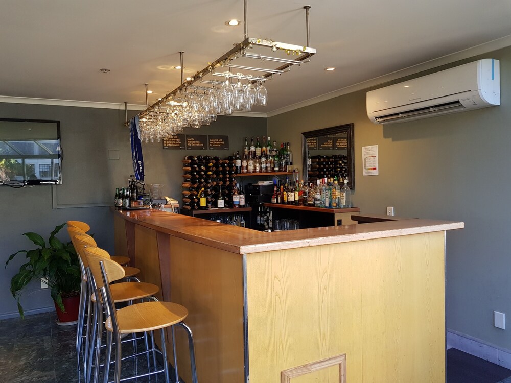 Hotel Bar