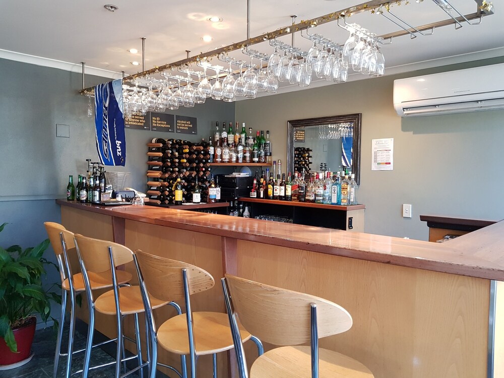 Hotel Bar