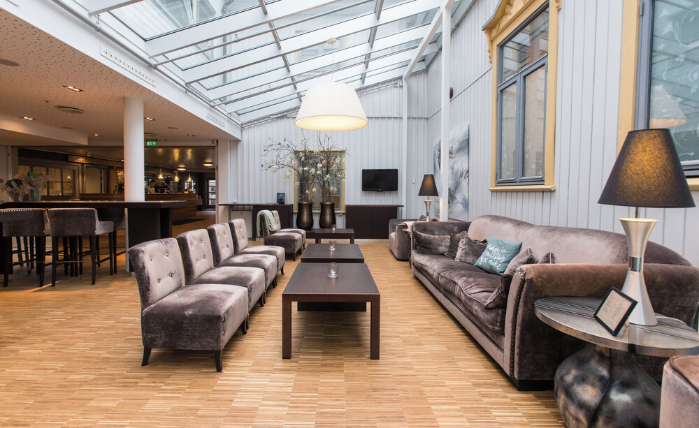 Hotel Lounge