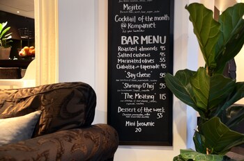 Hotel Lounge