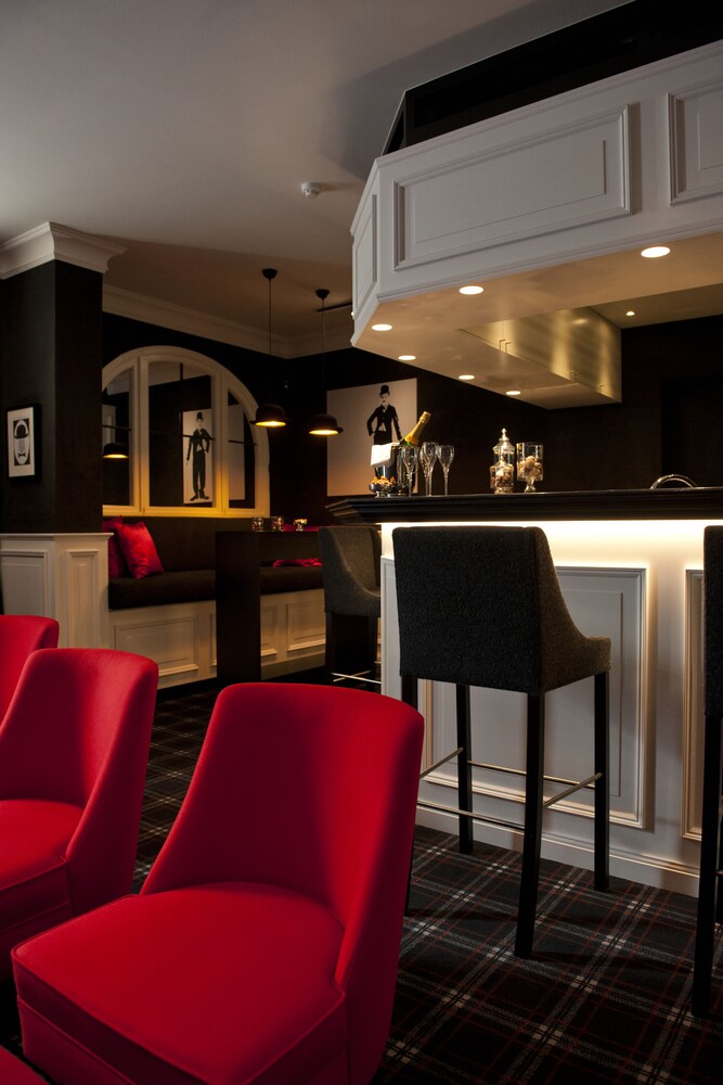 Hotel Bar