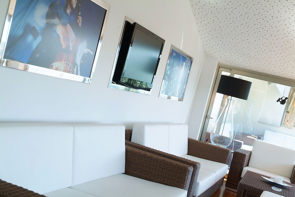 Hotel Bar