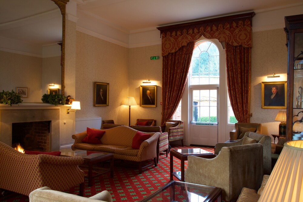 Hotel Lounge