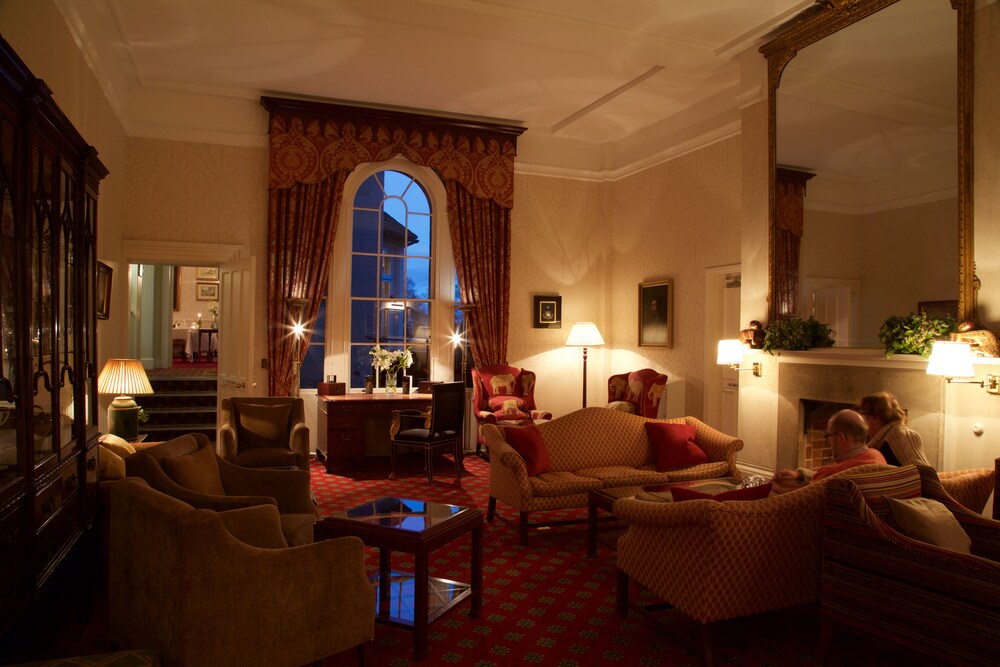 Hotel Lounge