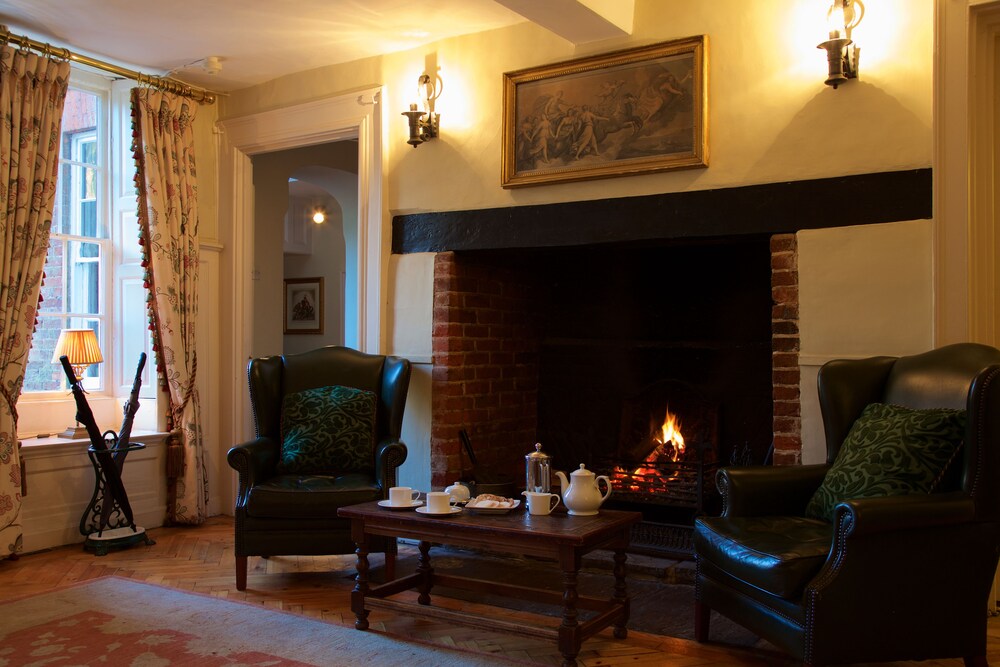 Hotel Lounge