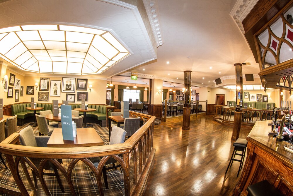 Hotel Bar