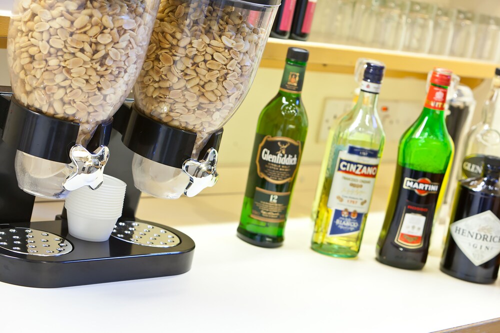 Hotel Bar