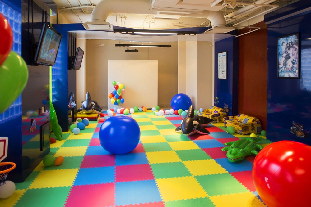 Zona de juegos infantil cubierta