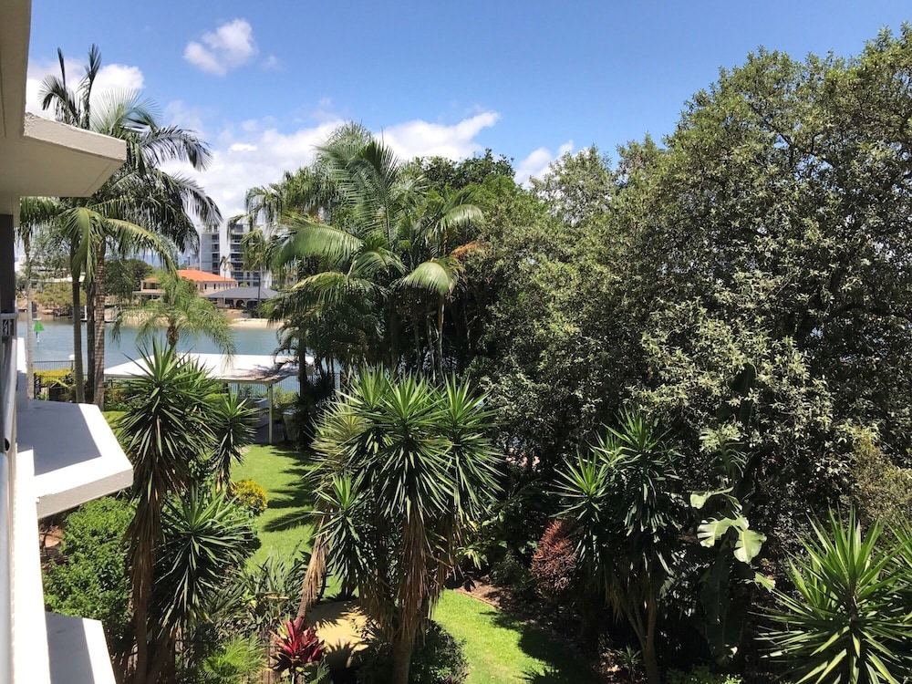 Two Bedroom - 14 Nights Plus - Garden View