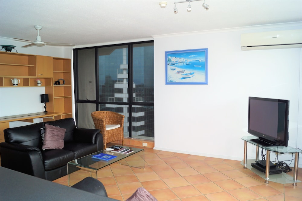One Bedroom - Superior - 1 Night72 - Living Area