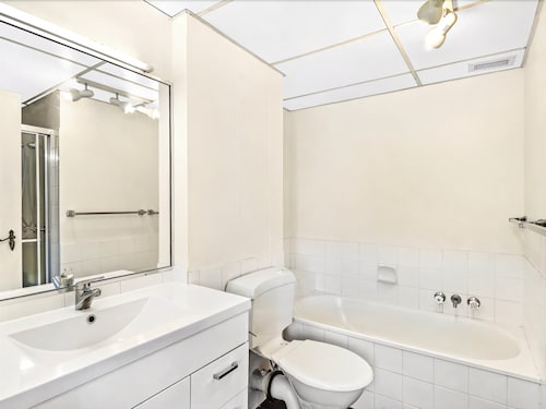 Two Bedroom - Budget - Bathroom