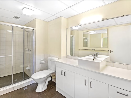 Two Bedroom - Budget - Bathroom