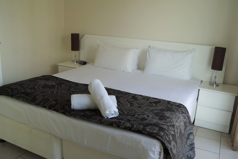One Bedroom - Budget - Guestroom