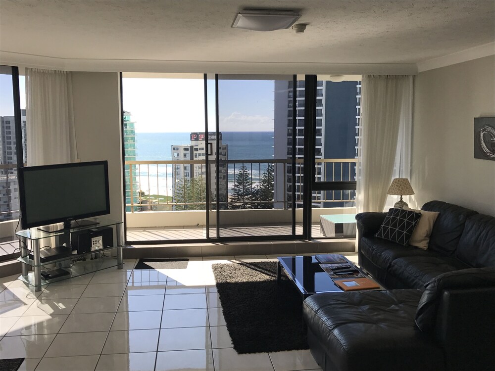 Standard Apartment, 3 Bedrooms, Non Smoking, Kitchen (5 Nights Stay) - Living Room