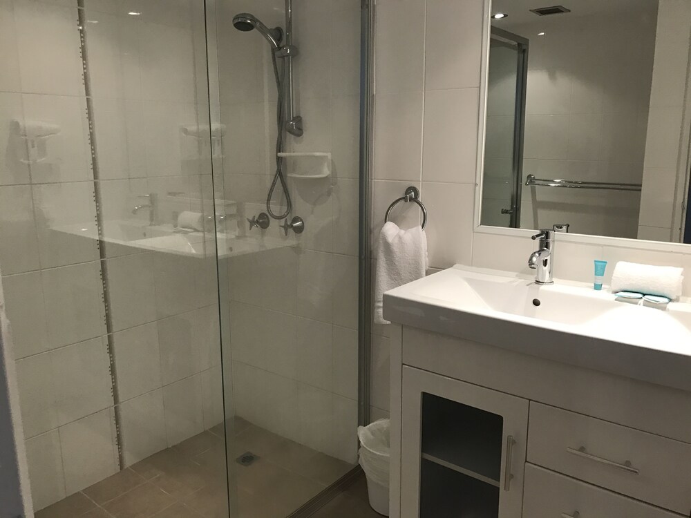 Standard Apartment, 3 Bedrooms, Non Smoking, Kitchen (3 Nights Stay) - Bathroom