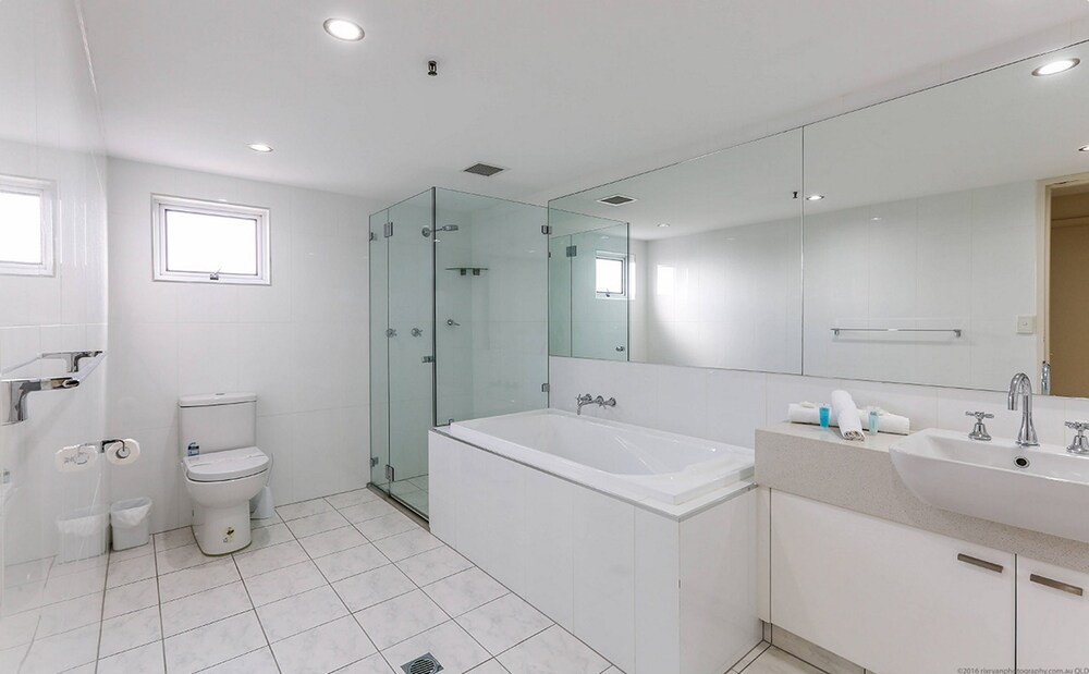 Premier Apartment, 1 Bedroom - Bathroom