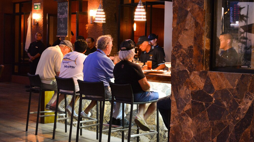 Hotel Bar