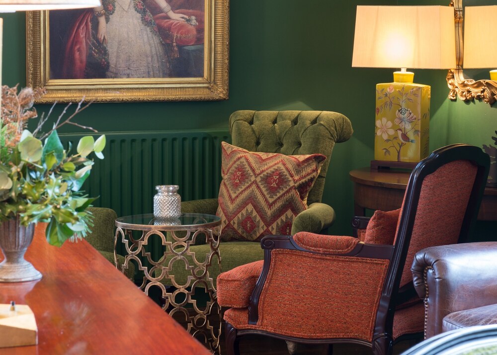 Hotel Bar