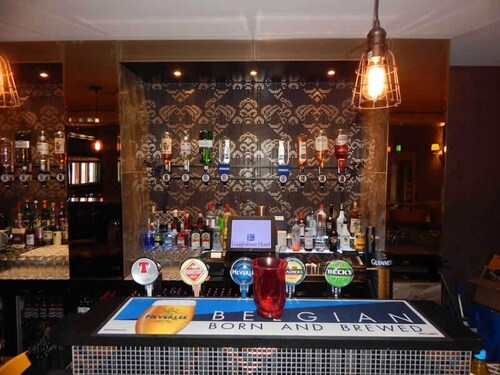 Hotel Bar
