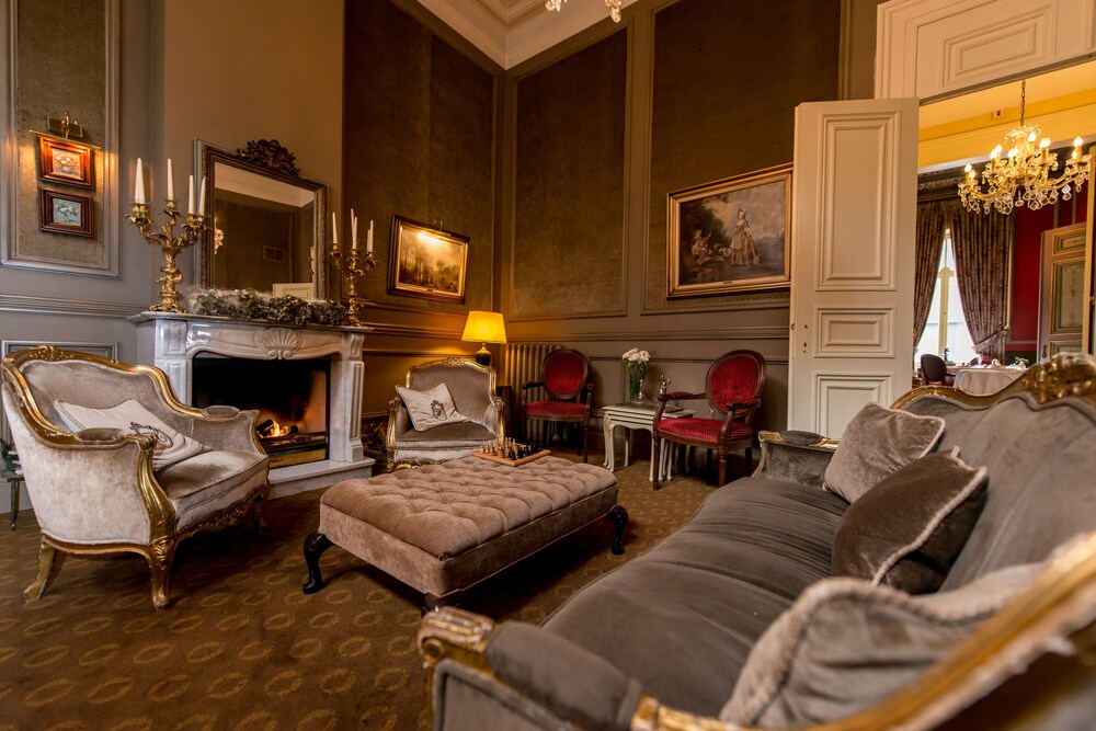 Executive Lounge