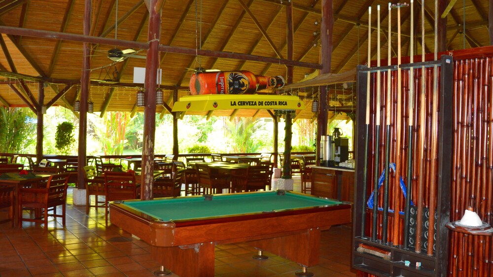 Hotel Bar