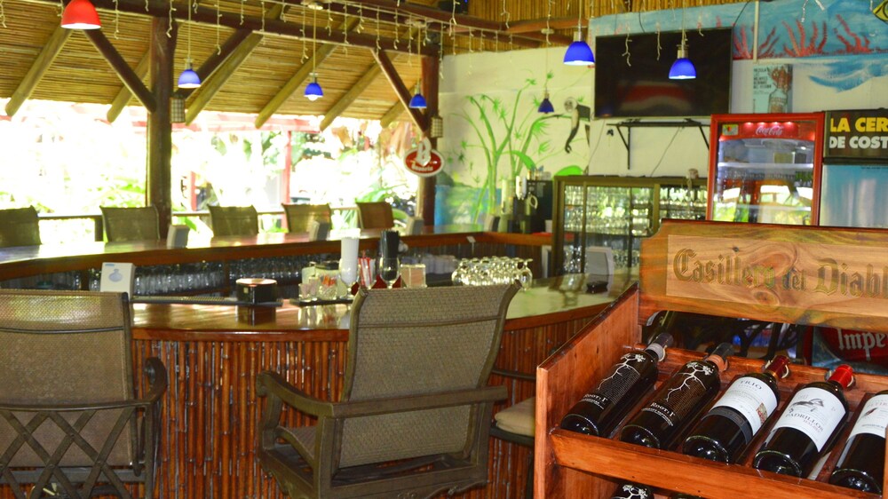 Hotel Bar
