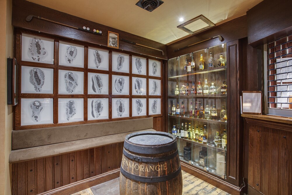 Hotel Bar