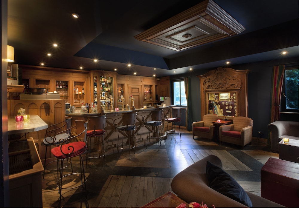 Hotel Bar