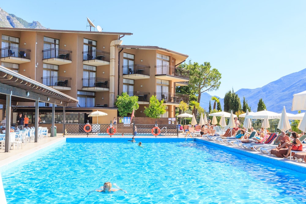 Piscina all'aperto