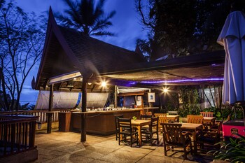 Hotel Bar