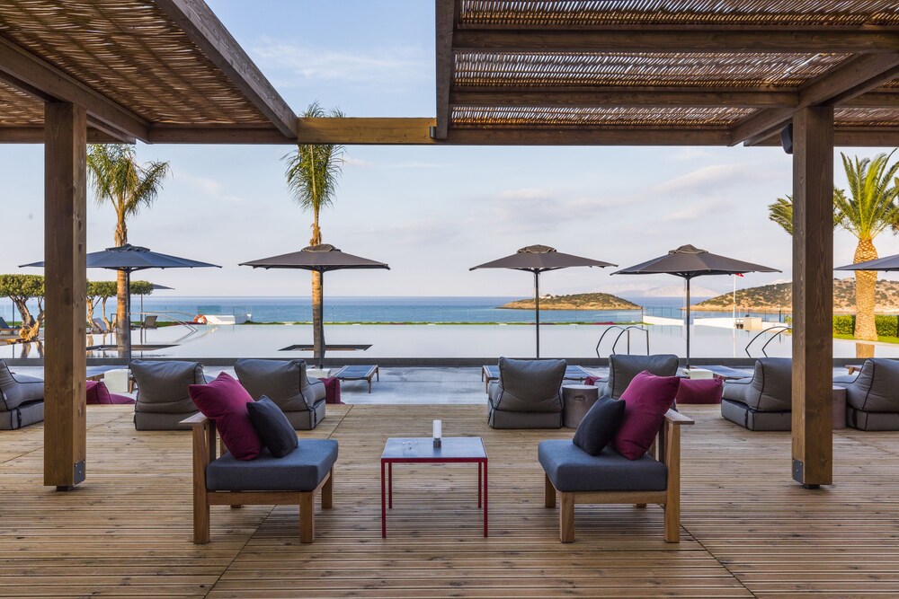 Poolside Bar