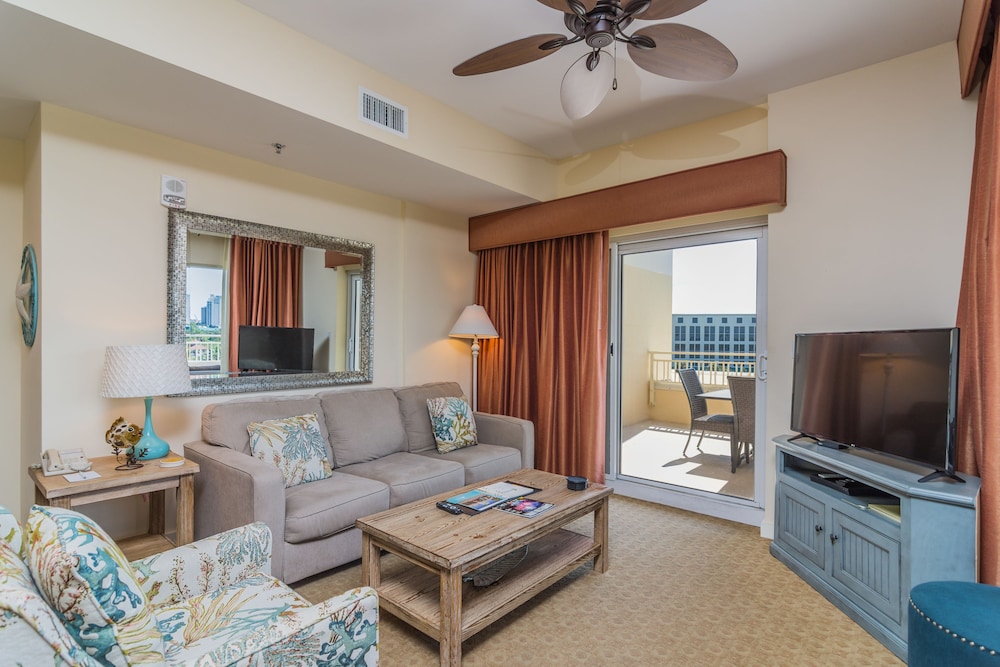 Luau One Bedroom - Living Area